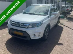 Wit, metallic lak Gebruikt 2017 Suzuki Vitara SUV | € 15.900 (Eerlijke prijs)