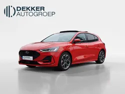 Rood Gebruikt 2024 Ford Focus ST-Line X Hatchback | € 28.945 (Iets duurder)