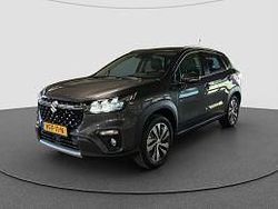 Grijs, metallic lak Gebruikt 2025 Suzuki SX4 S-Cross Style SUV | € 29.925 (Iets duurder)