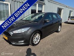 Grijs, metallic lak Gebruikt 2017 Ford Focus Stationwagen | € 8.499 (Eerlijke prijs)