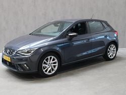 Grijs Gebruikt 2023 Seat Ibiza Business Hatchback | € 22.995 (Iets duurder)
