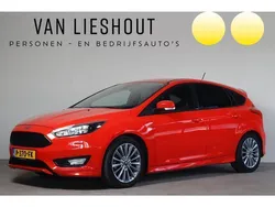 Rood Gebruikt 2018 Ford Focus ST-Line Sedan | € 13.650 (Eerlijke prijs)