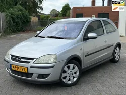 Grijs Gebruikt 2004 Opel Corsa Sport Hatchback | € 1.250 (Eerlijke prijs)