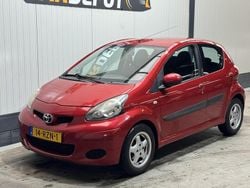 Rood Gebruikt 2011 Toyota Aygo Comfort Hatchback | € 1.999 (Goede deal)