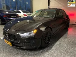 Zwart, metallic lak Gebruikt 2013 Maserati Ghibli Coupé | € 24.995 (Duur)