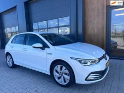 Wit Gebruikt 2021 VW Golf VIII Style Hatchback | € 24.750 (Eerlijke prijs)