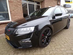 Zwart, metallic lak Gebruikt 2015 Skoda Octavia RS Stationwagen | € 14.900
