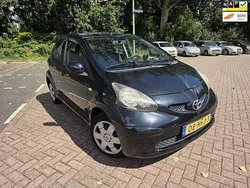 Zwart, metallic lak Gebruikt 2008 Toyota Aygo Hatchback | € 1.650 (Goede deal)