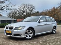 Grijs (metallic) Gebruikt 2011 BMW 320 Stationwagen | € 2.799 (Goede deal)