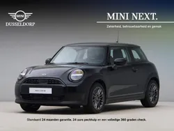 Zwart Gebruikt 2024 Mini Cooper Essential Hatchback | € 27.450 (Eerlijke prijs)