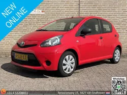 Rood Gebruikt 2013 Toyota Aygo Hatchback | € 2.950 (Eerlijke prijs)