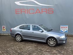 Grijs Gebruikt 2004 Skoda Octavia Comfort Hatchback | € 3.950 (Eerlijke prijs)