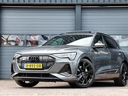 Grijs Gebruikt 2019 Audi e-tron S-Line SUV | € 29.950 (Iets duurder)