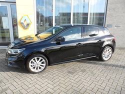 Zwart Gebruikt 2016 Renault Mégane IV Zen Hatchback | € 12.500 (Iets duurder)