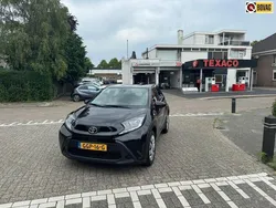 Zwart Gebruikt 2023 Toyota Aygo Play Hatchback | € 19.355 (Goede deal)