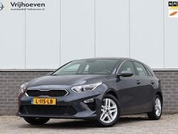 Grijs Gebruikt 2021 Kia Ceed Hatchback | € 16.350 (Eerlijke prijs)