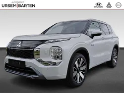 Wit Nieuw 2025 Mitsubishi Outlander P-HEV Instyle SUV | € 62.930 (Eerlijke prijs)