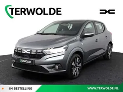 Grijs, metallic lak Nieuw 2025 Dacia Sandero Comfort Hatchback | € 22.000 (Eerlijke prijs)