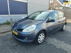 Blauw Gebruikt 2008 Renault Clio II Hatchback | € 2.250 (Eerlijke prijs)