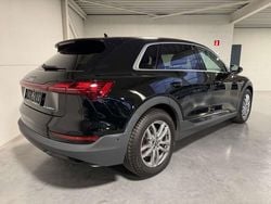 Zwart Gebruikt 2021 Audi e-tron SUV | € 34.900 (Eerlijke prijs)