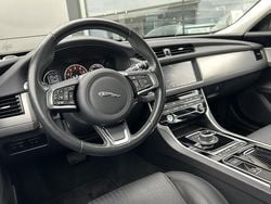 Zwart Gebruikt 2018 Jaguar XF Portfolio Sedan | € 32.900