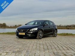 Zwart Gebruikt 2018 Volvo V40 Dynamic Hatchback | € 7.450 (Super prijs)