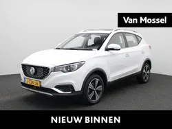 Wit Gebruikt 2020 MG ZS Luxury Sedan | € 13.995 (Eerlijke prijs)