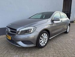 Grijs Gebruikt 2015 Mercedes A180 Ambition Hatchback | € 12.750 (Eerlijke prijs)