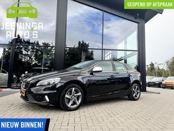 Zwart Gebruikt 2017 Volvo V40 R-Design Stationwagen | € 9.900 (Iets duurder)