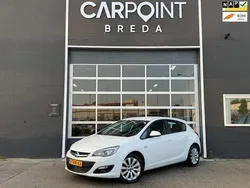 Wit Gebruikt 2014 Opel Astra Hatchback | € 7.695 (Eerlijke prijs)