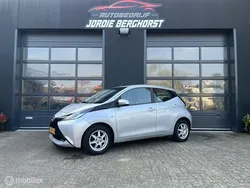 Grijs Gebruikt 2015 Toyota Aygo X-clusiv Hatchback | € 8.450 (Eerlijke prijs)