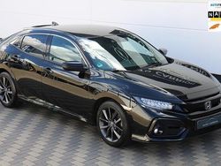 Zwart, metallic lak Gebruikt 2021 Honda Civic Elegance Hatchback | € 20.445 (Eerlijke prijs)