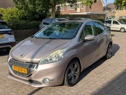 Zilver Gebruikt 2013 Peugeot 208 Allure Hatchback | € 5.000 (Goede deal)