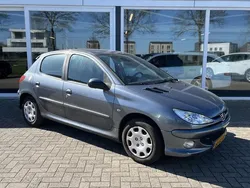 Grijs Gebruikt 2006 Peugeot 206 Hatchback | € 999 (Eerlijke prijs)