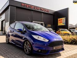 Blauw, metallic lak Gebruikt 2015 Ford Fiesta ST Hatchback | € 15.750 (Duur)