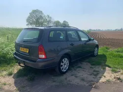 Grijs Gebruikt 2004 Ford Focus Futura Stationwagen | € 850 (Eerlijke prijs)