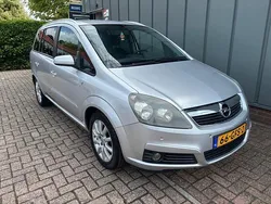 Grijs Gebruikt 2008 Opel Zafira MPV | € 2.450 (Eerlijke prijs)