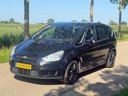 Zwart Gebruikt 2010 Ford S-MAX Trend MPV | € 5.450 (Goede deal)