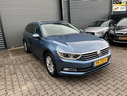 Blauw Gebruikt 2017 VW Passat Comfortline Stationwagen | € 11.495 (Eerlijke prijs)