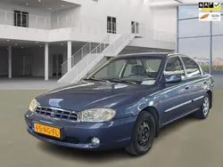 Blauw Gebruikt 2003 Kia Mentor Sedan | € 1.495