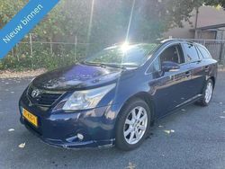 Blauw, metallic lak Gebruikt 2009 Toyota Avensis Stationwagen | € 2.099 (Eerlijke prijs)