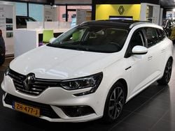 Wit parelmoer Gebruikt 2019 Renault Mégane GrandTour Bose Edition Stationwagen | € 17.850 (Eerlijke prijs)