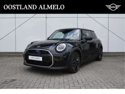 Zwart Nieuw 2025 Mini Cooper S Favoured Hatchback | € 49.950 (Goede deal)