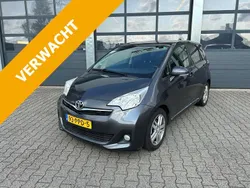 Grijs Gebruikt 2011 Toyota Verso-S MPV | € 9.835 (Iets duurder)