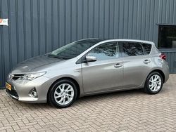 Bruin Gebruikt 2013 Toyota Auris Hatchback | € 9.949 (Eerlijke prijs)