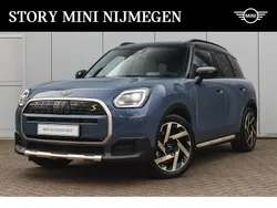 Blauw, metallic lak Gebruikt 2025 Mini Countryman Favoured SUV | € 49.950