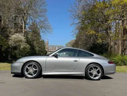 Zilver, metallic lak Gebruikt 2004 Porsche 911 Carrera Coupé | € 59.500 (Eerlijke prijs)