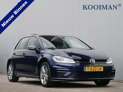 Blauw Gebruikt 2020 VW Golf VII Highline Hatchback | € 24.950 (Eerlijke prijs)
