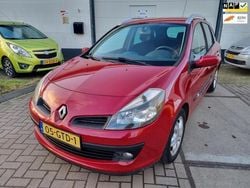 Rood Gebruikt 2008 Renault Clio GrandTour Dynamique Stationwagen | € 1.950 (Eerlijke prijs)