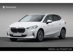 Mineralweiss metallic (wit metallic) Gebruikt 2022 BMW 230e Active Tourer Comfort Edition MPV | € 38.880
